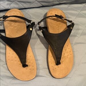 Vionic Black and Tan Leather Sandals
